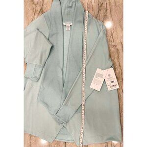 Athleta: Pranayama II Wrap. Size XS, Light seafoam blue. NWT